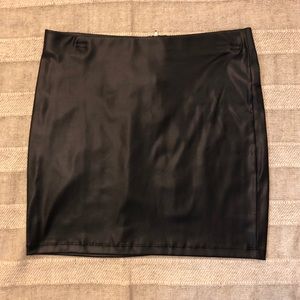 Black faux leather stretchy mini skirt